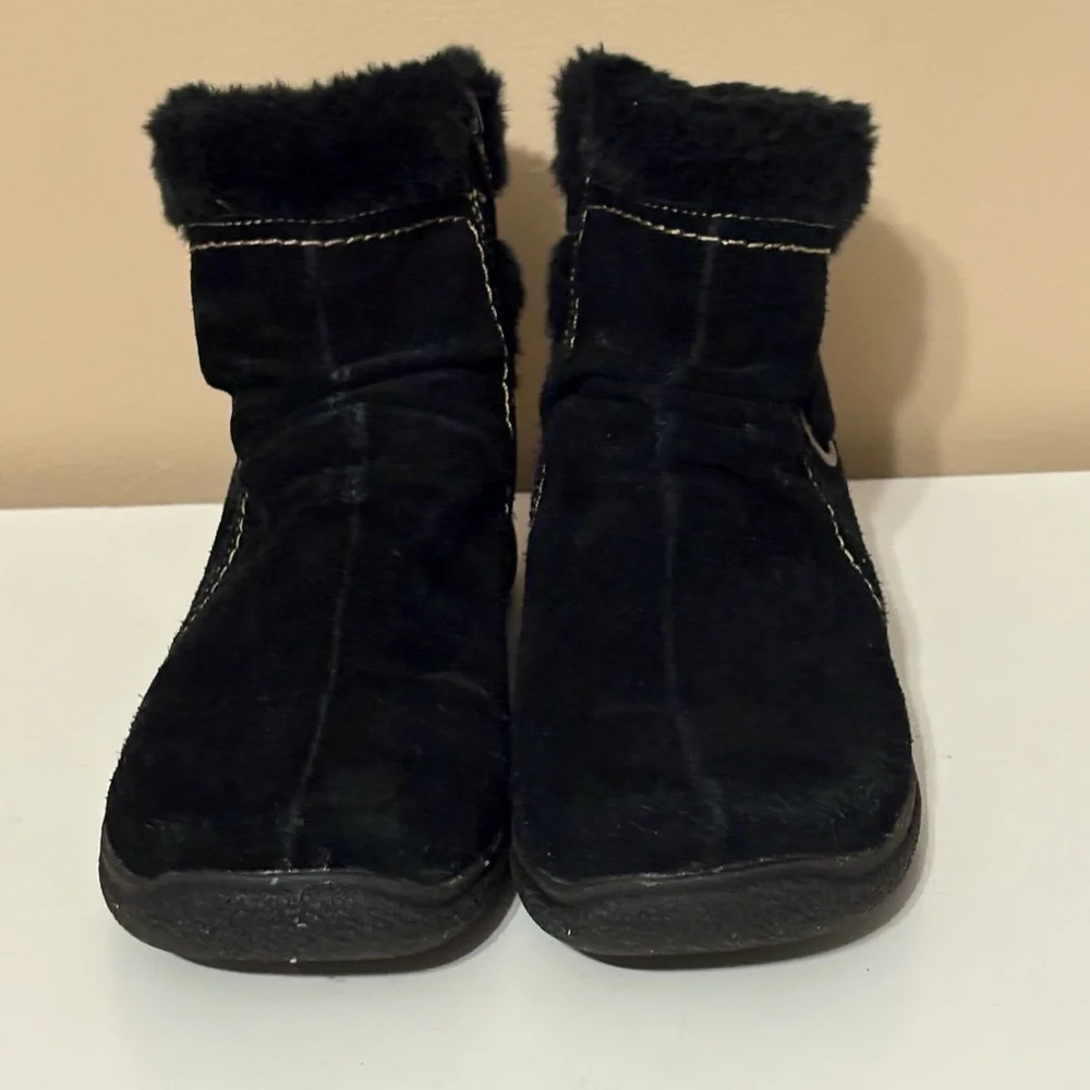BareTraps‎ Black Faux Fur Lined Footwear, Size 7