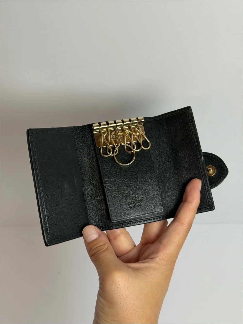 Gucci heart logo