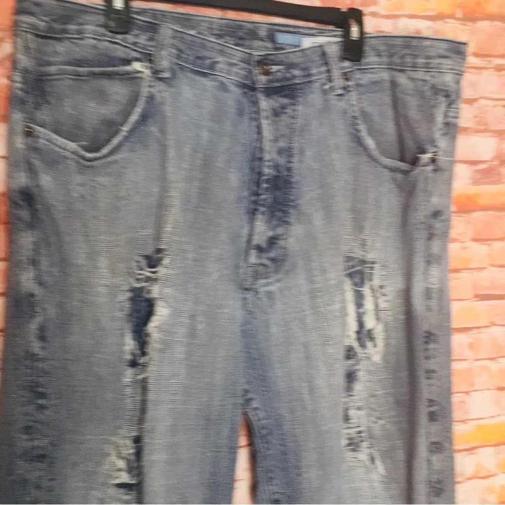 Azzure distressed vintage