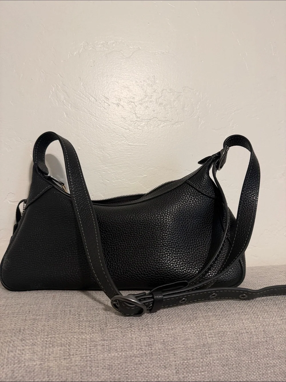 Coach subtle easy logo
