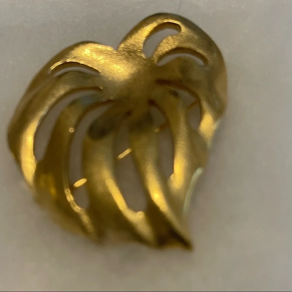 Vintage Trifari‎ Goldstone Leaf Broach