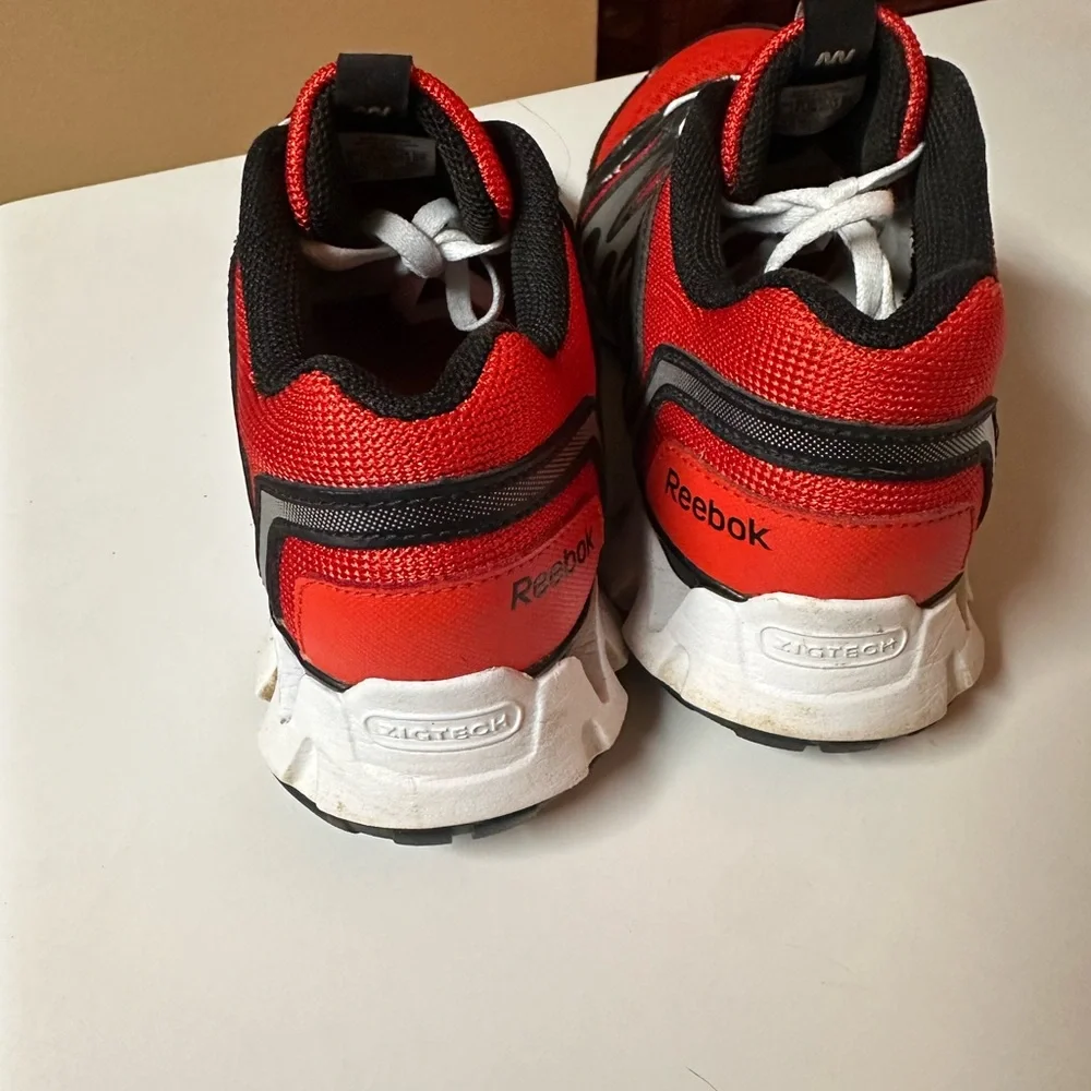 Reebok women’s shoes size 5‎