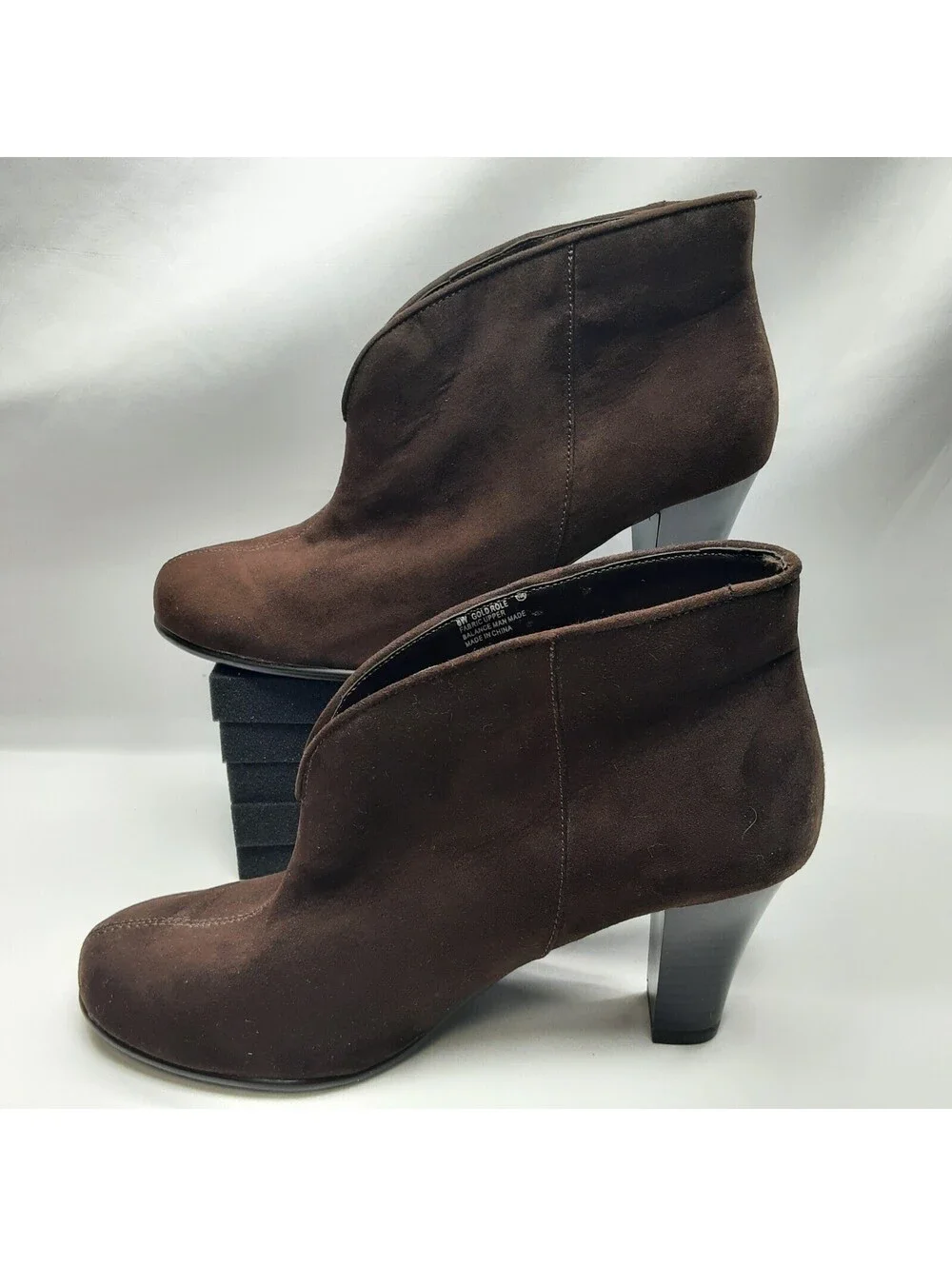 AEROSOLES a2 gold