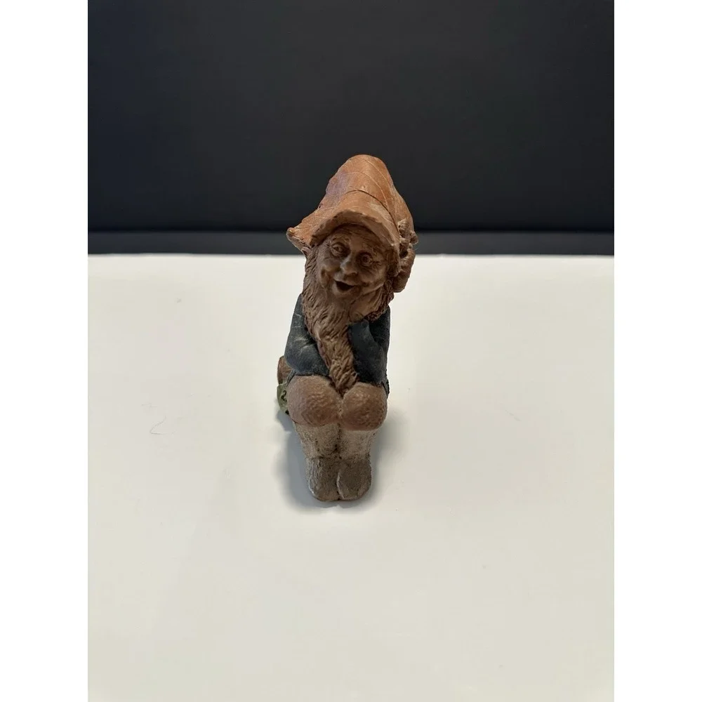 Corky Fantasy Gnome Figurine Sitting on‎ Log Leaf Hat 1990 #25 Tom Clark