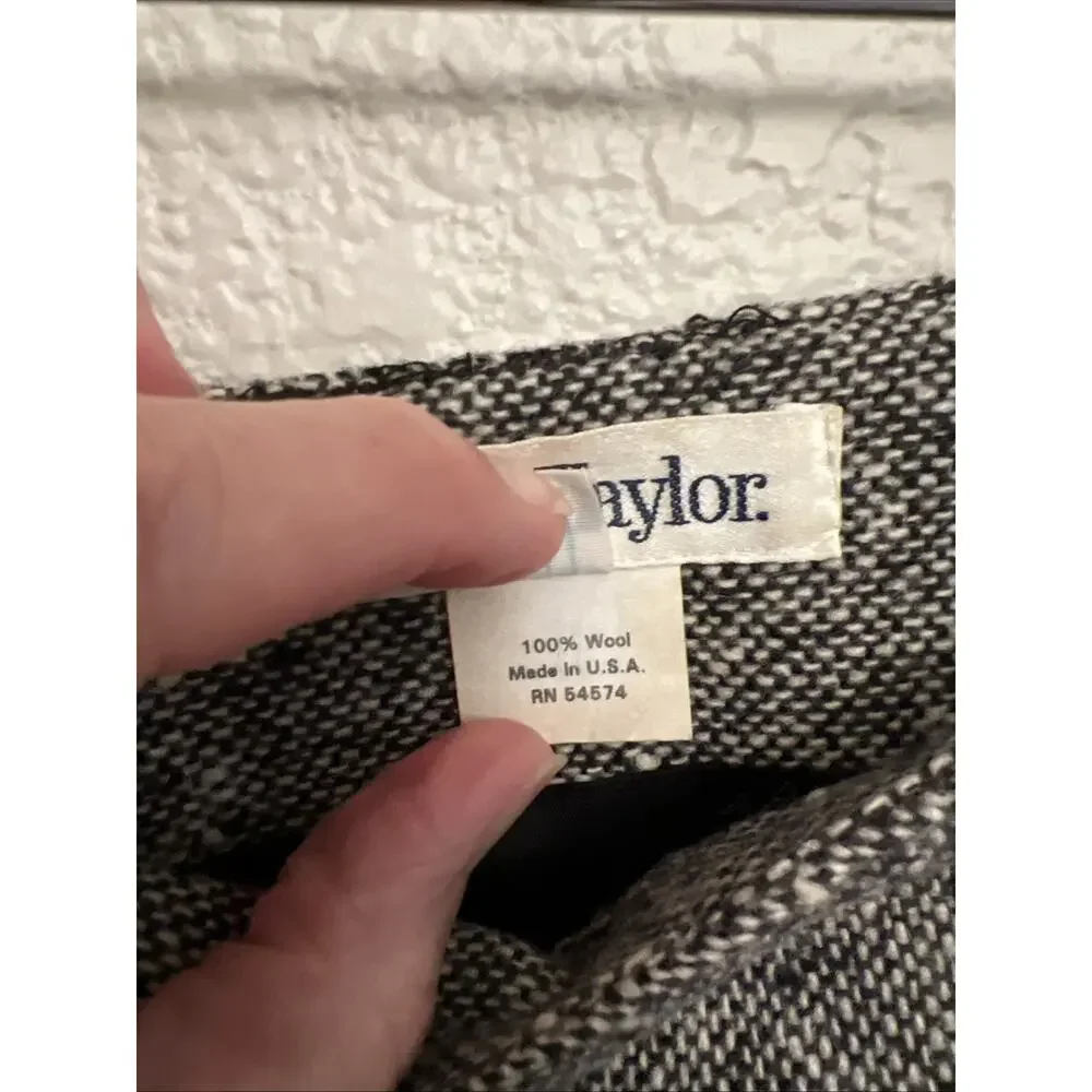 Ann Taylor gorgeous pencil