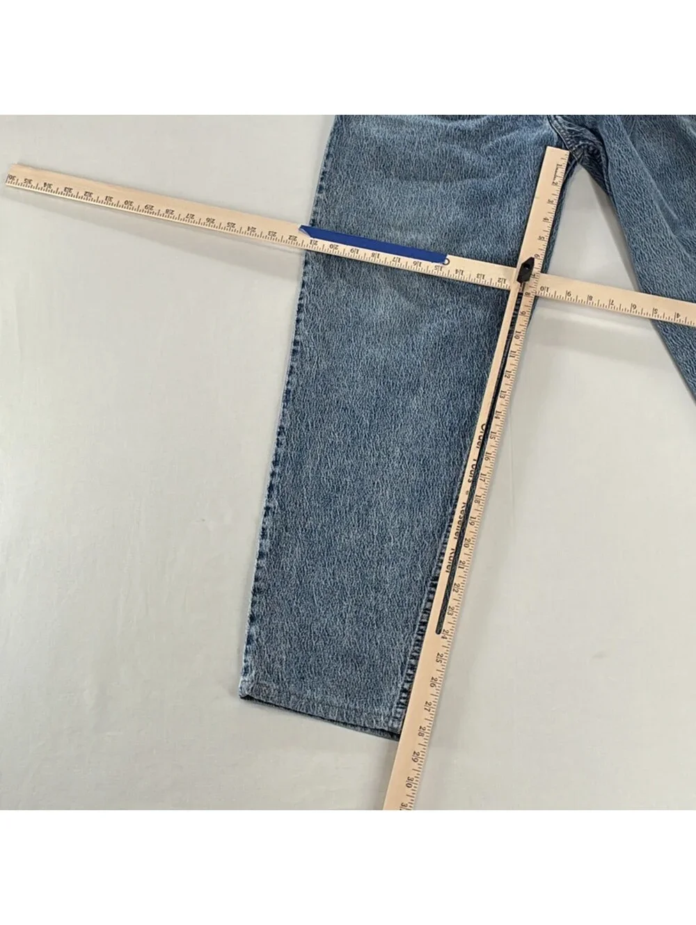 Levis measurements flat
