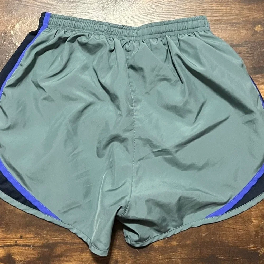 The Unbranded Brand nike dri