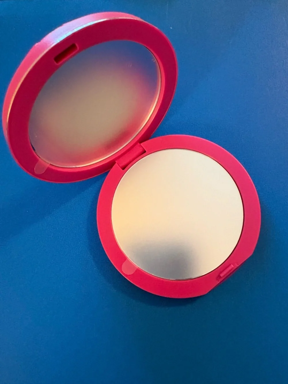Dior stylish compact