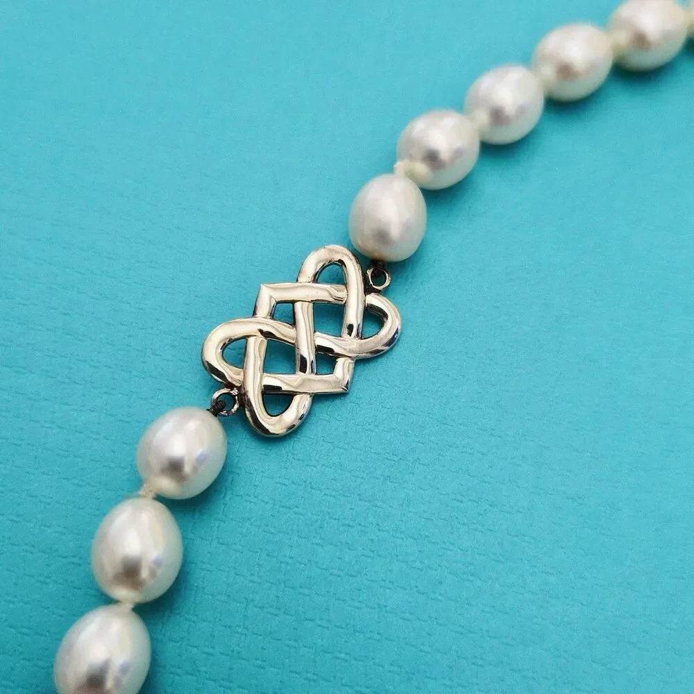 Tiffany & Co. 💖 firm
