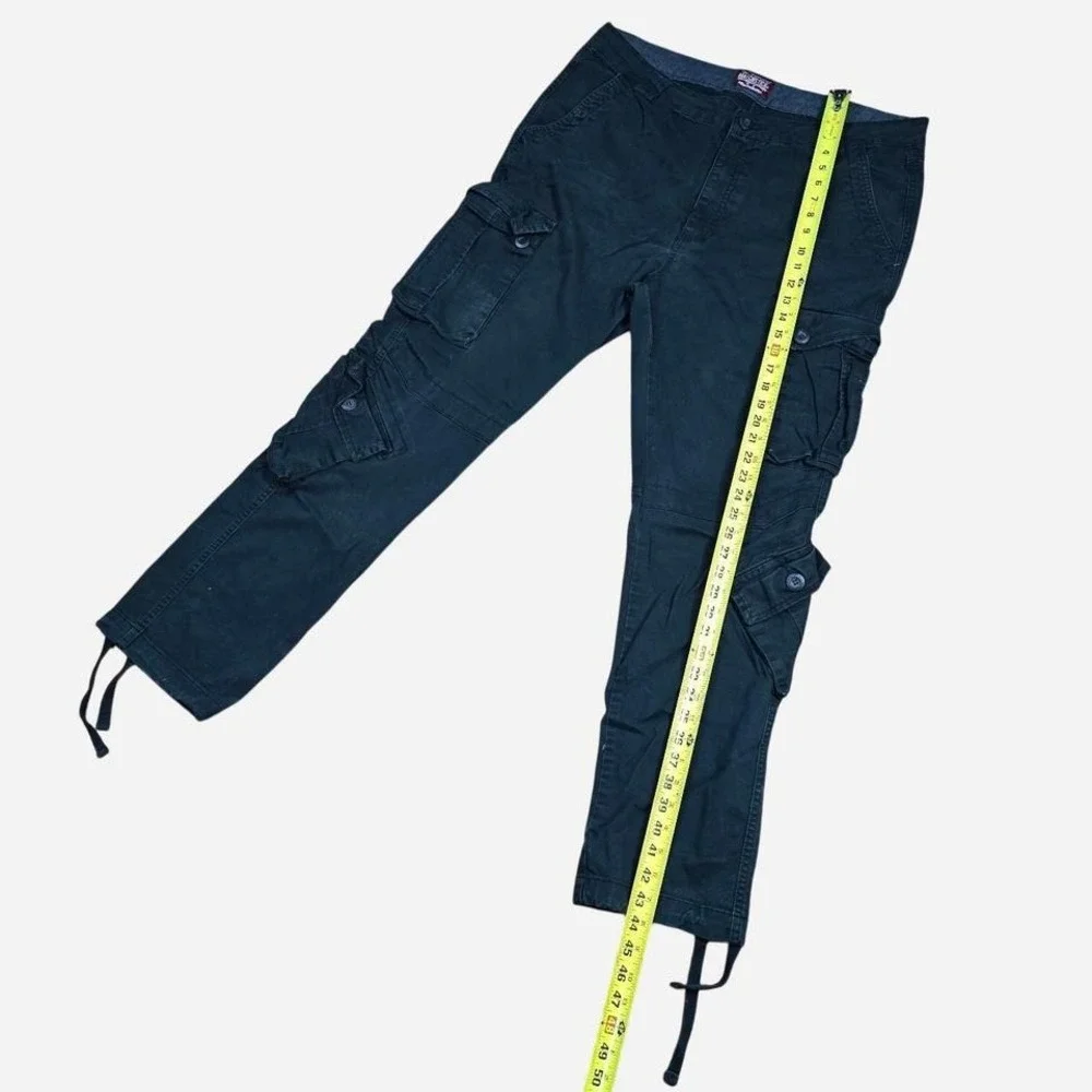 N/A black cargo