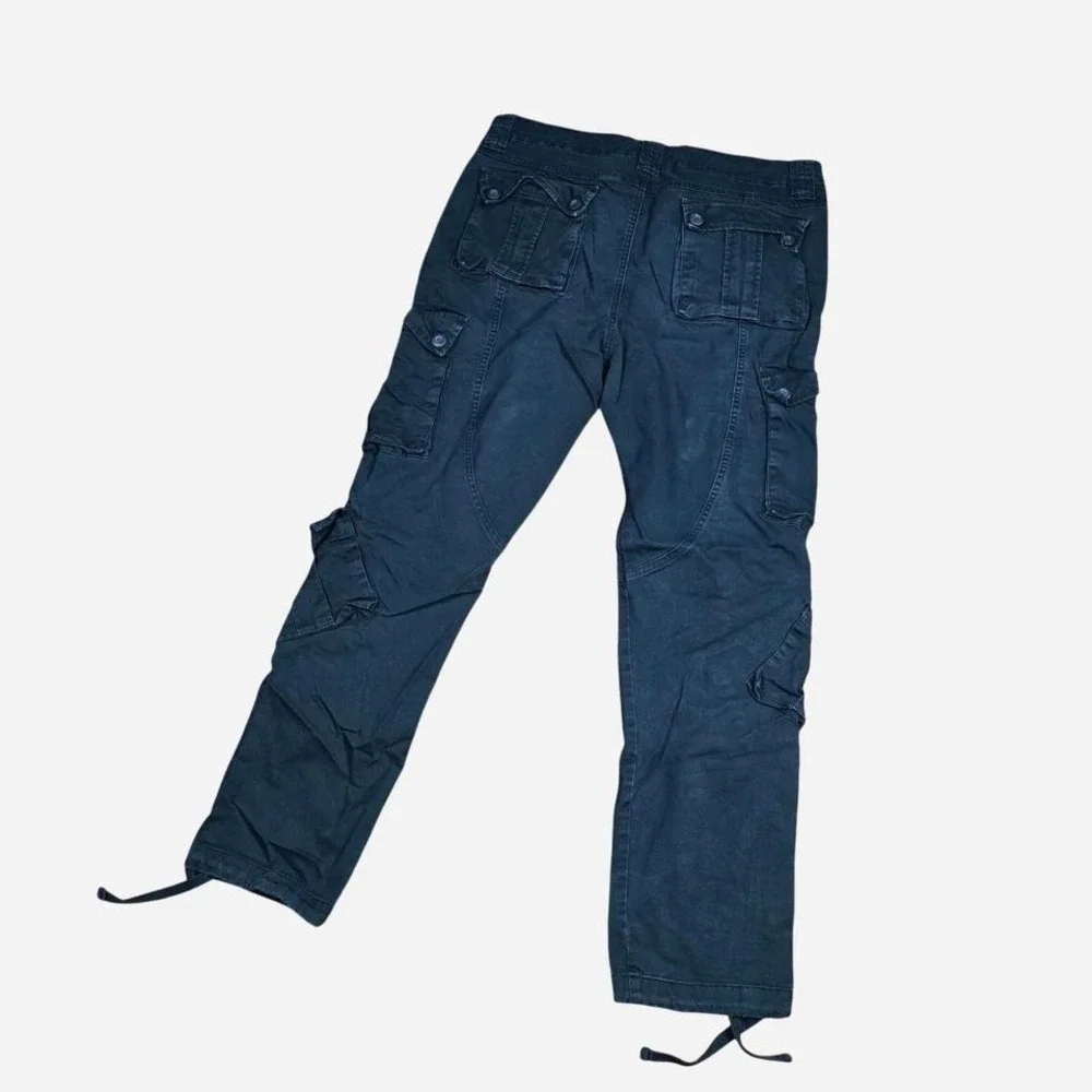 N/A black cargo