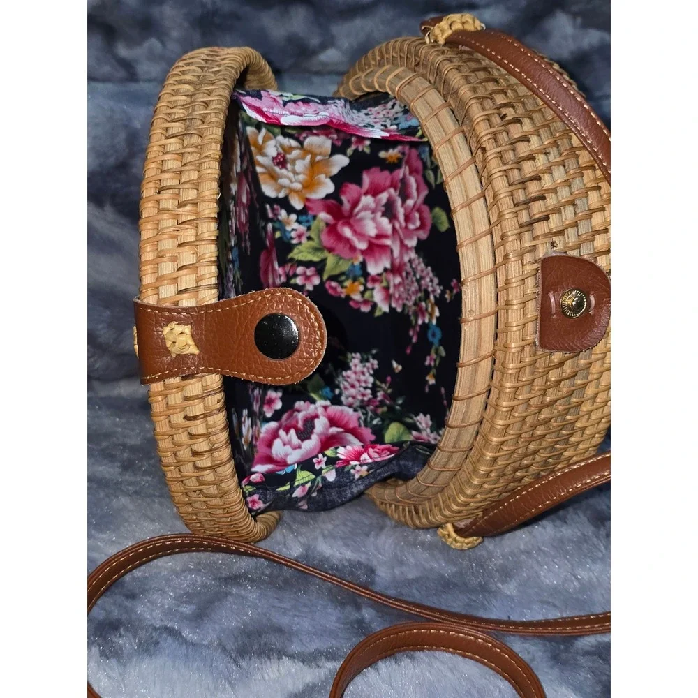 N/A handcrafted round