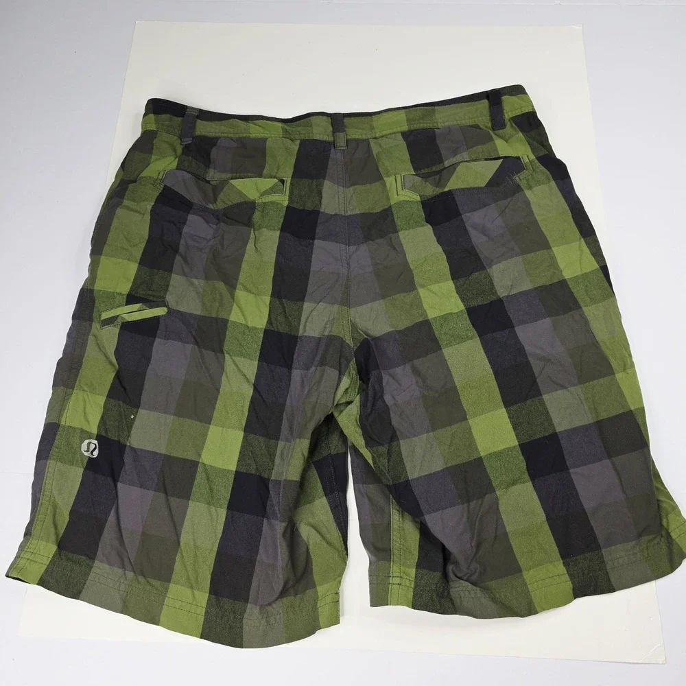 Lemon lululemon shorts