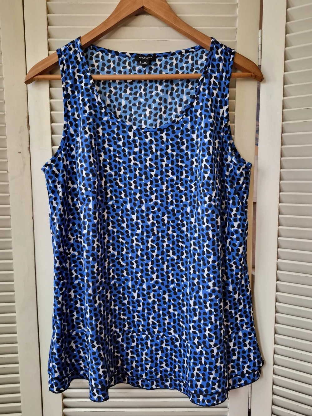 Ann Taylor Sleeveless Blouse Size Medium