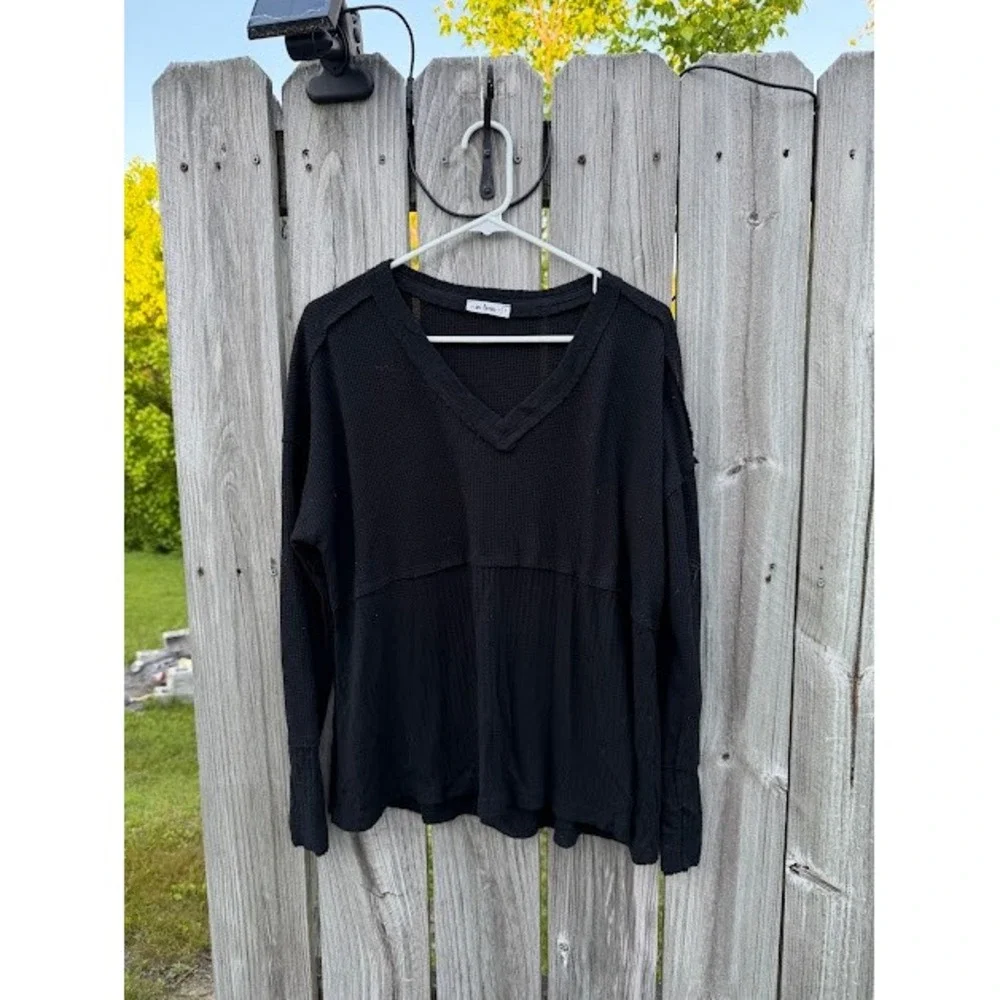 In Loom Black Waffle Knit V-Neck Long Sleeve Babydoll Top Raw Edge Thermal Small