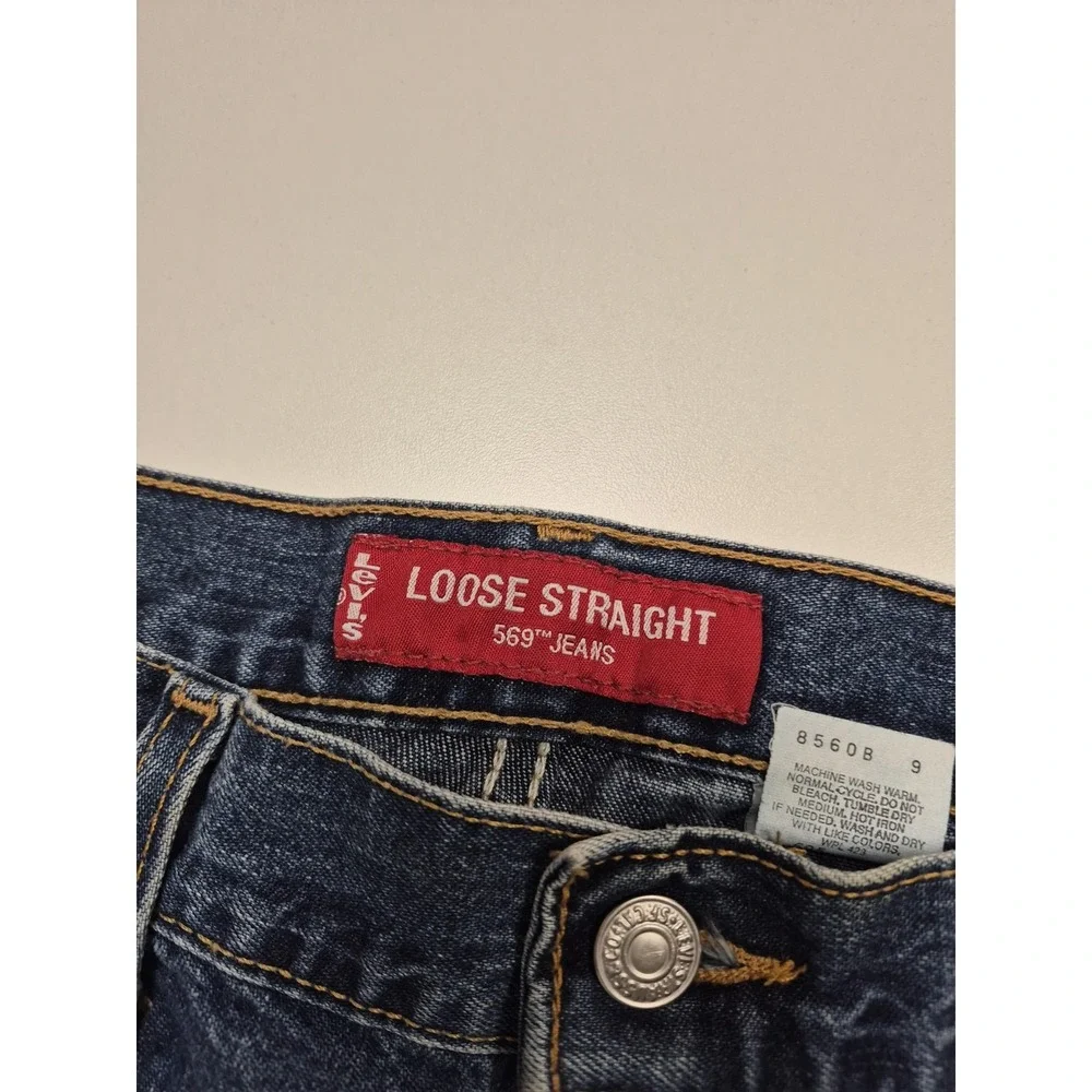 Levis arcuate styling