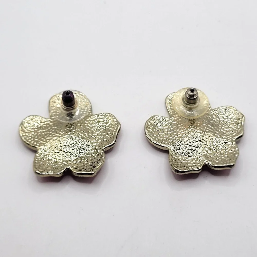 N/A pink enamel