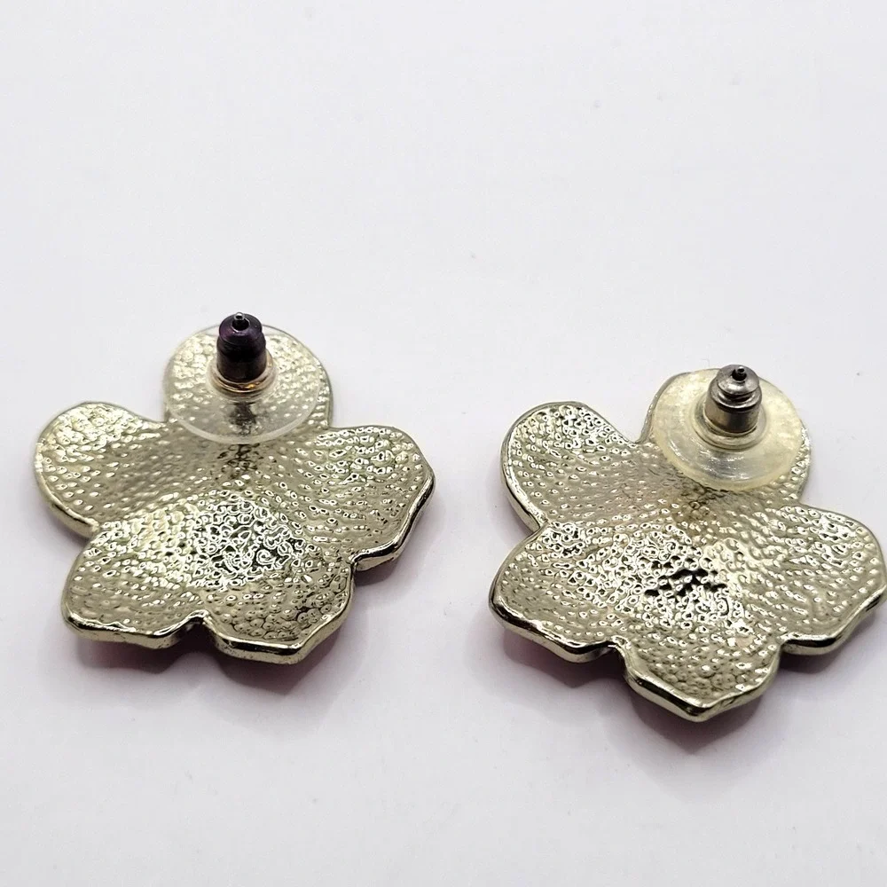 N/A pink enamel
