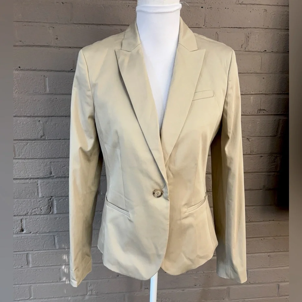 Banana Republic elevate your