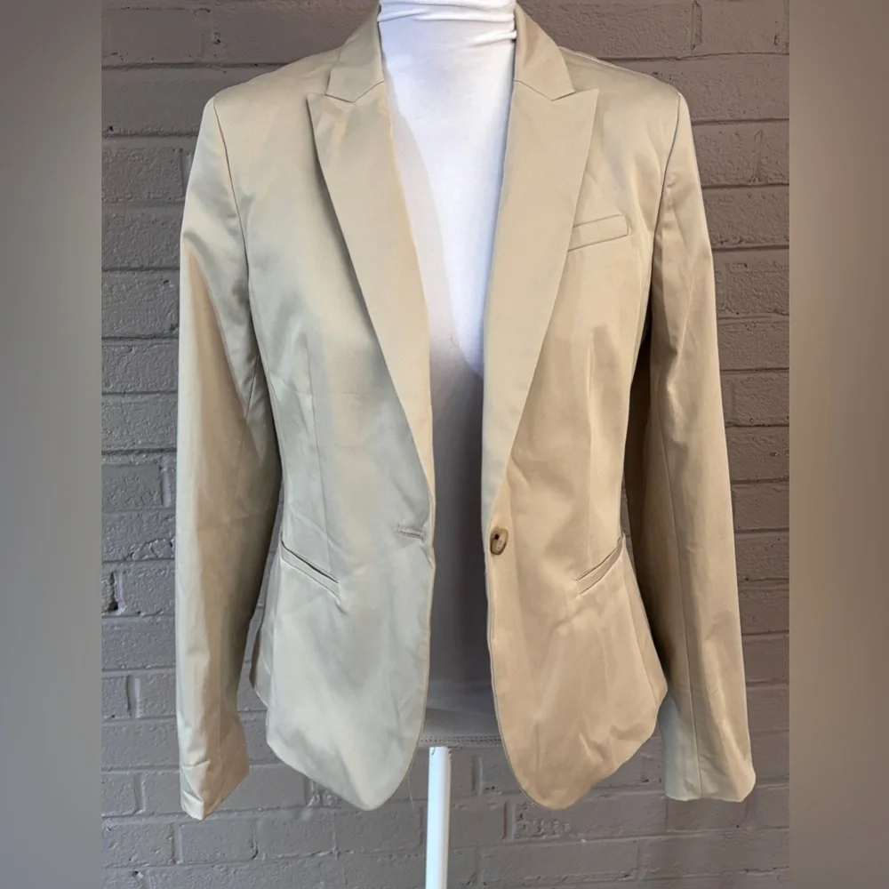 Banana Republic elevate your
