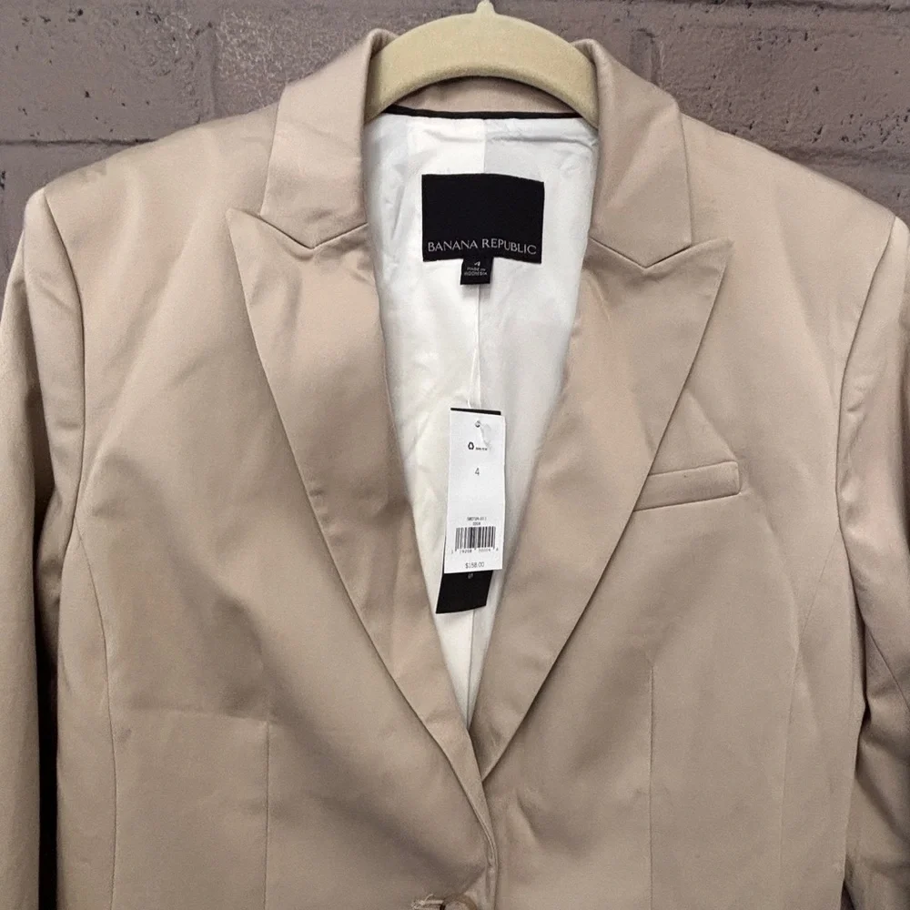 Banana Republic elevate your
