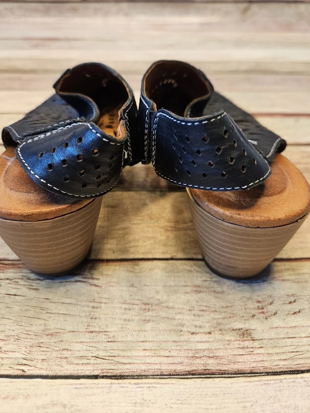 PIKOLINOS black leather