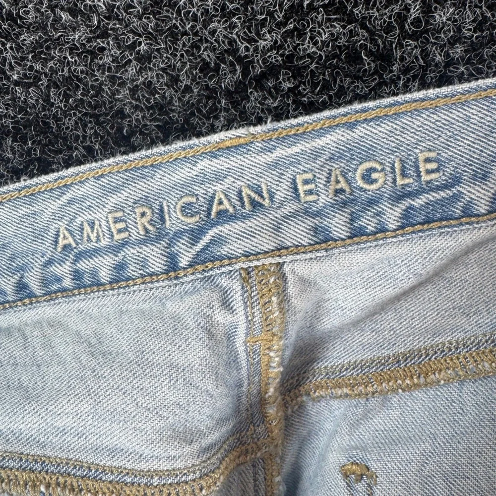 American Eagle 90s Slim Boyfriend Jeans Distressed Light Wash Denim Womens 12 L
