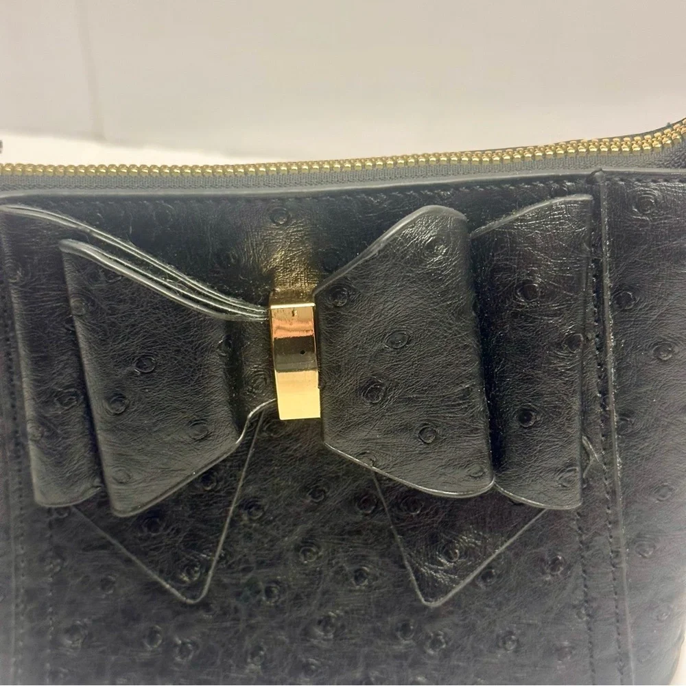 Crossi elegant black