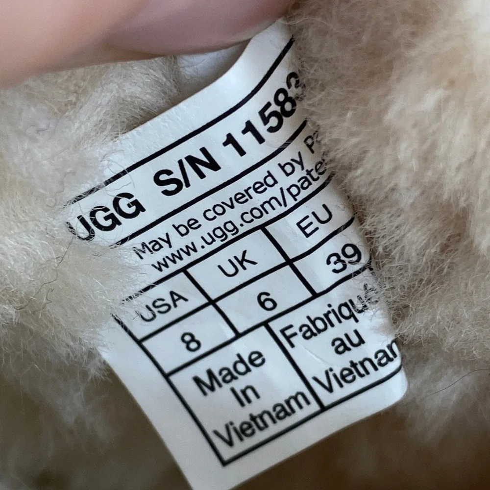 UGG classic ultra