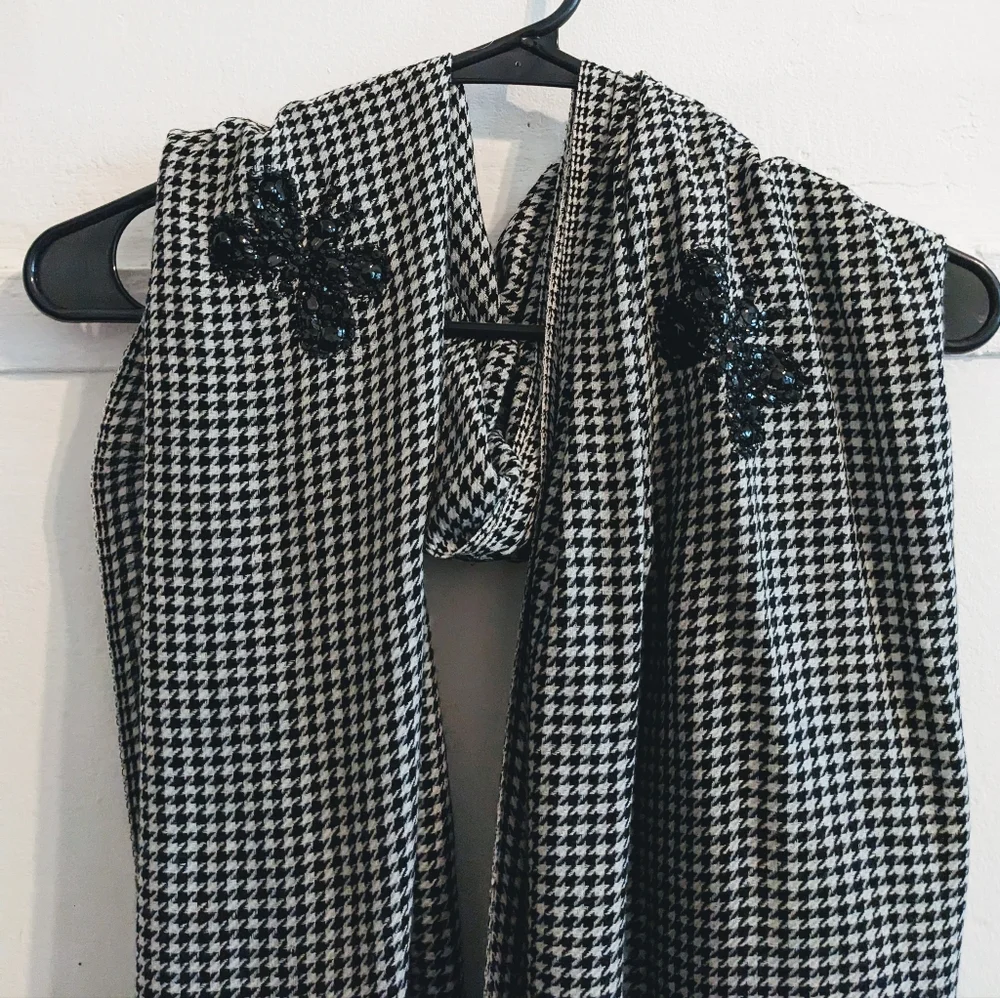 JANAVI Houndstooth Butterfly Merino Wool Blanket Scarf