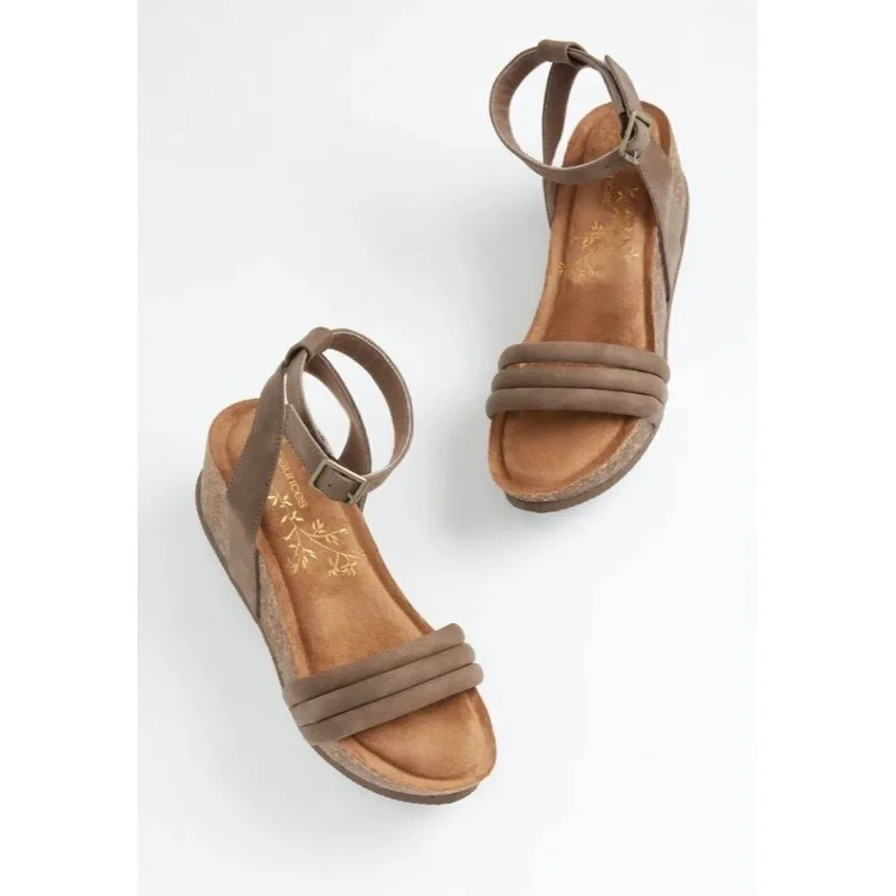 Maurice’s‎ Cami Comfort Wedge Heel Size 10