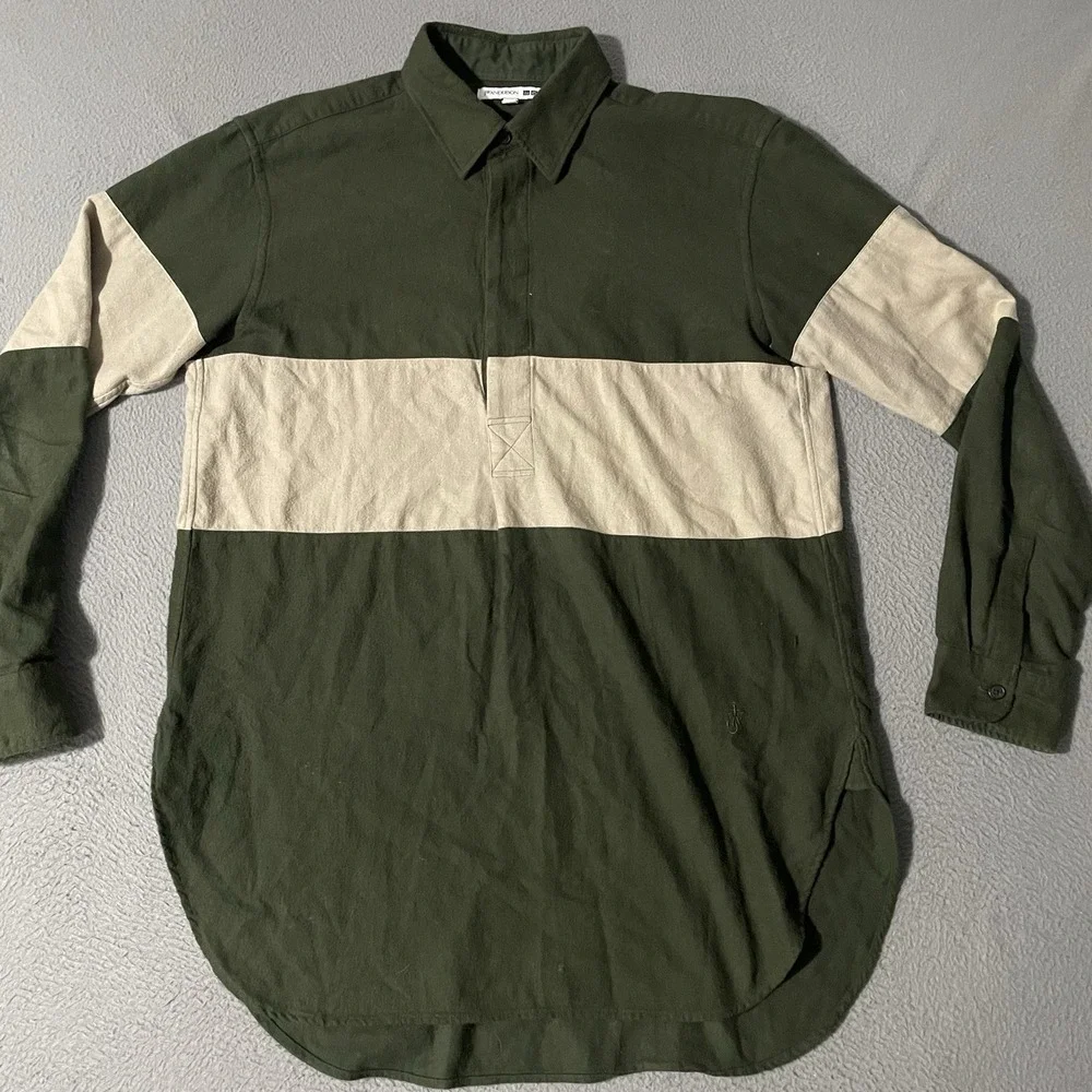 JW Anderson Uniqlo Shirt Mens Medium‎ Polo Green Beige Color Block Curved Hem