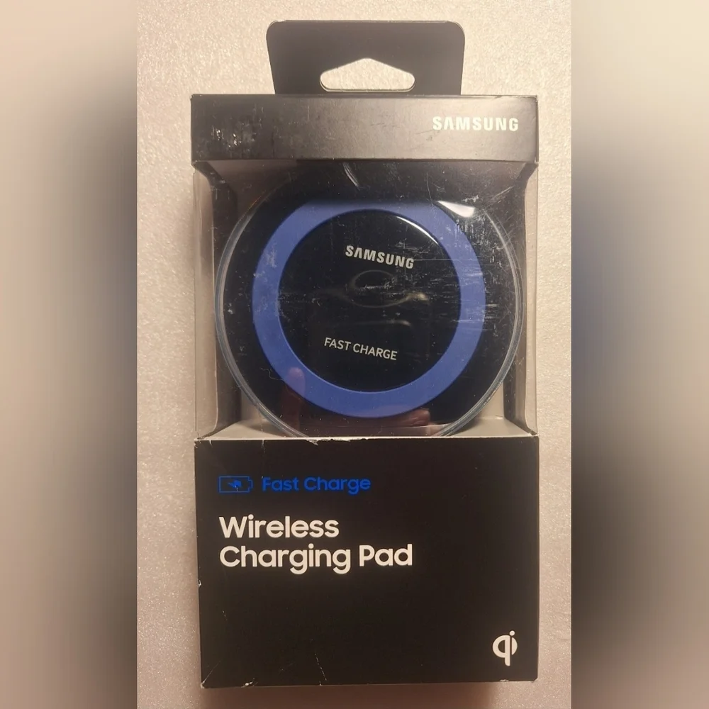 Samsung Wireless ChargerSamsung Qi Certified Wireless Charging Pad US VERSION NE