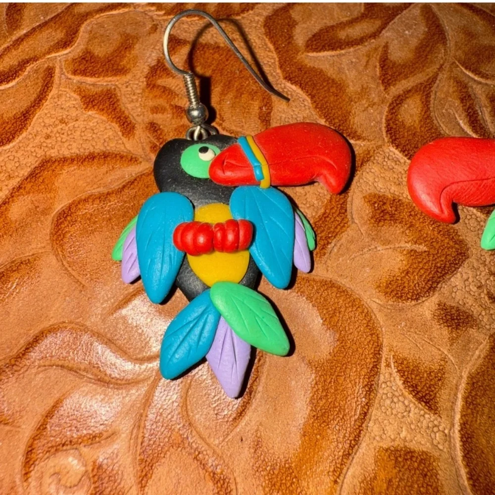 N/A toucan earrings