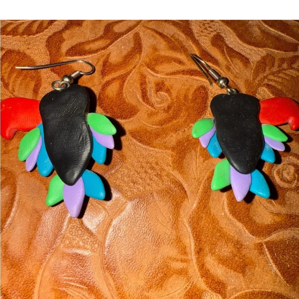 N/A toucan earrings