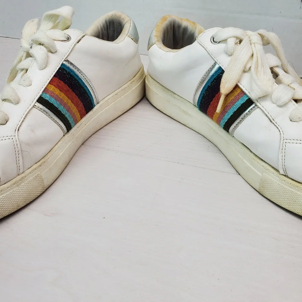 Time and Tru casual white