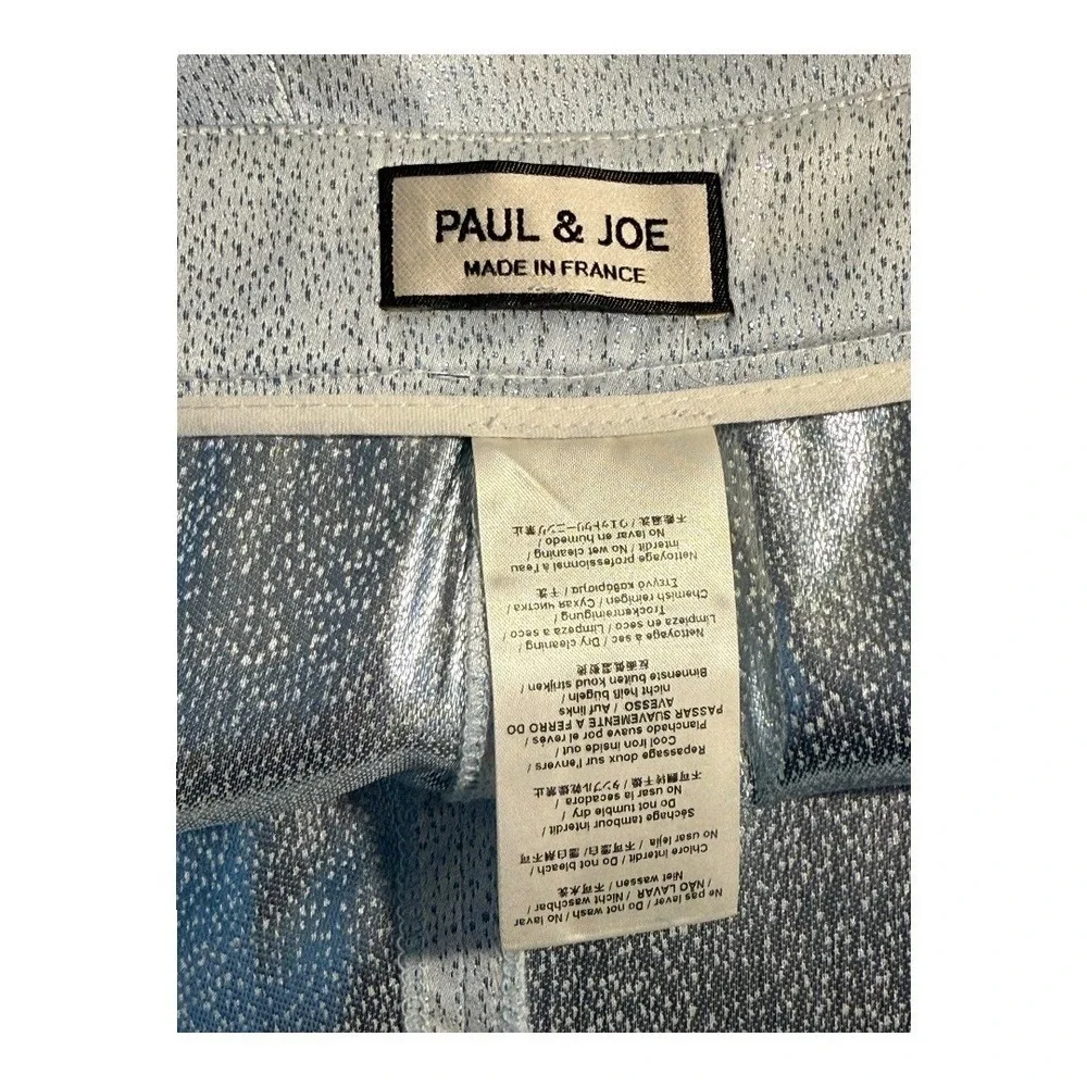Paul & Joe command attention