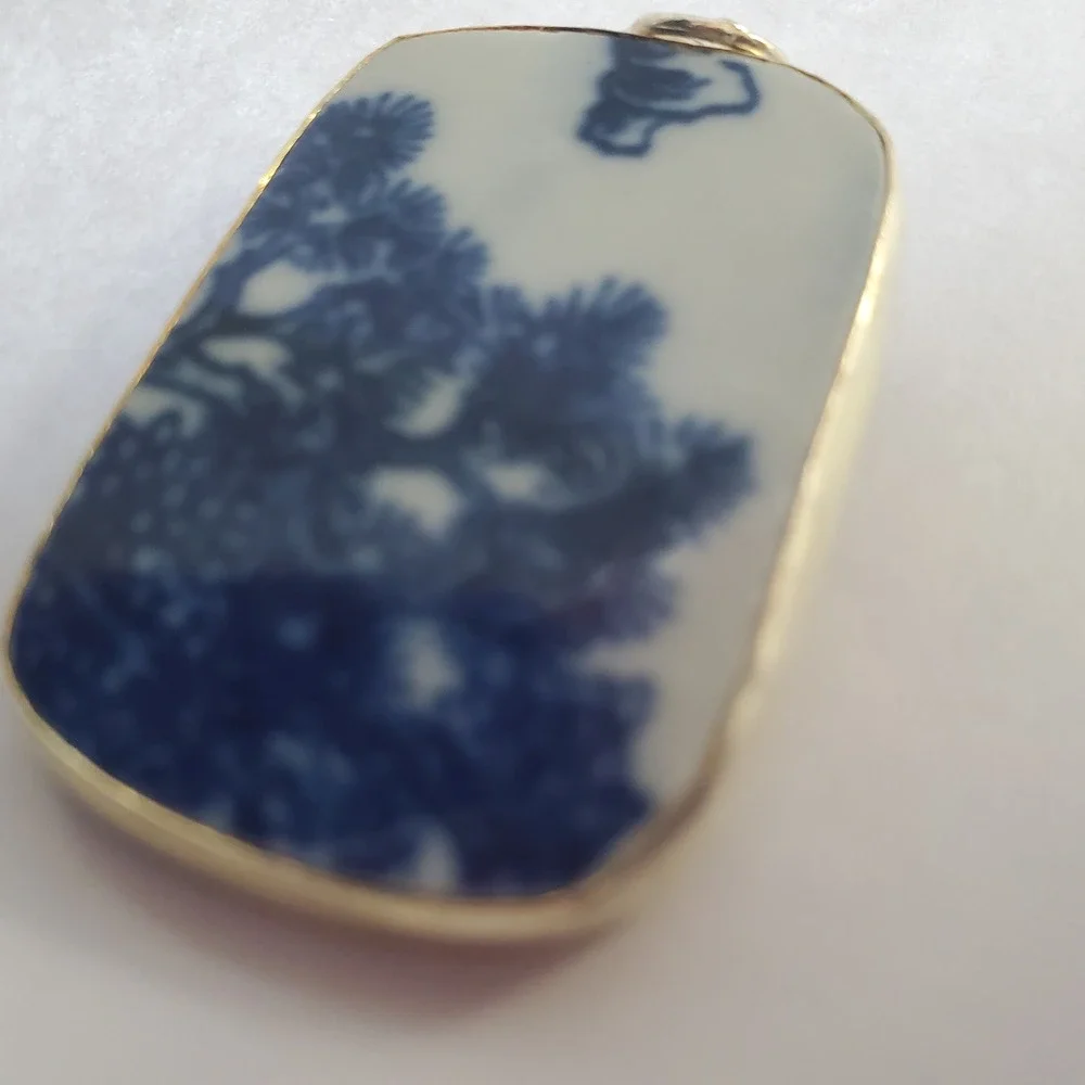 N/A handcrafted pendant