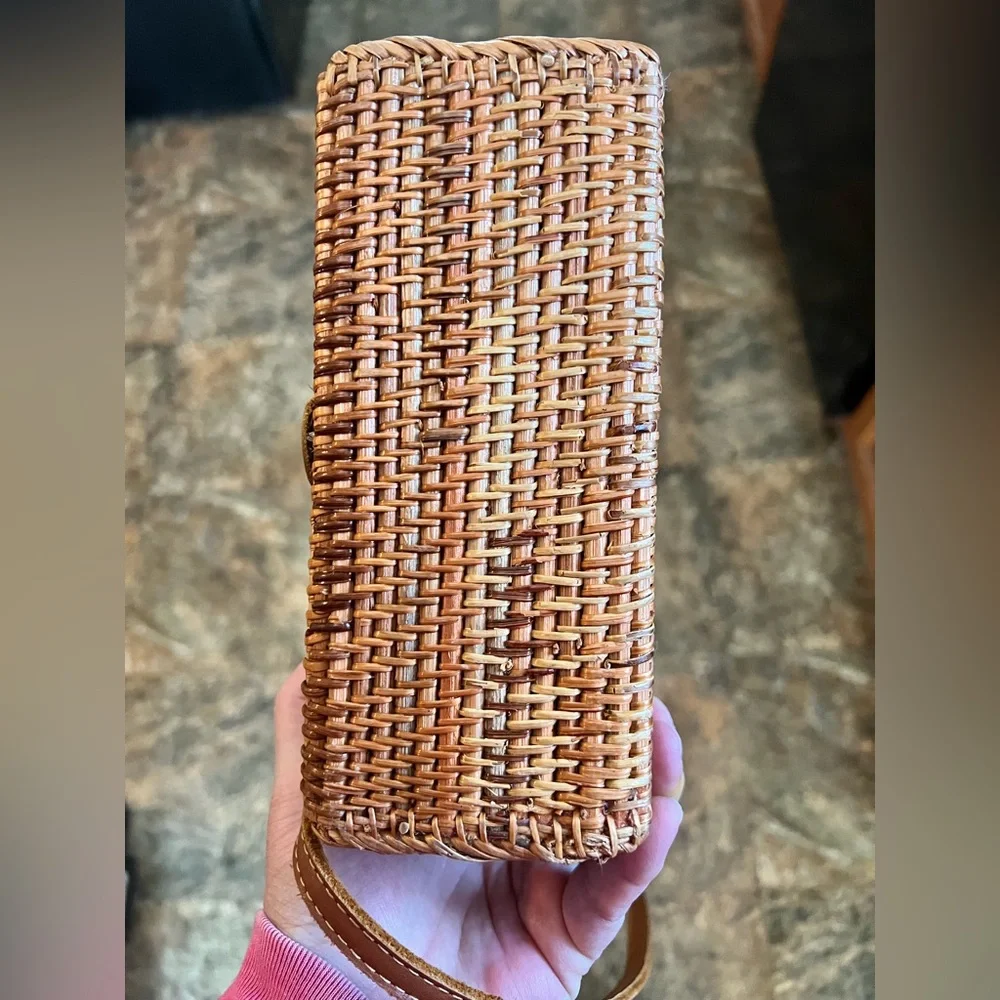 Mini envelope rattan crossbody bag snap closure leather strap linen interior