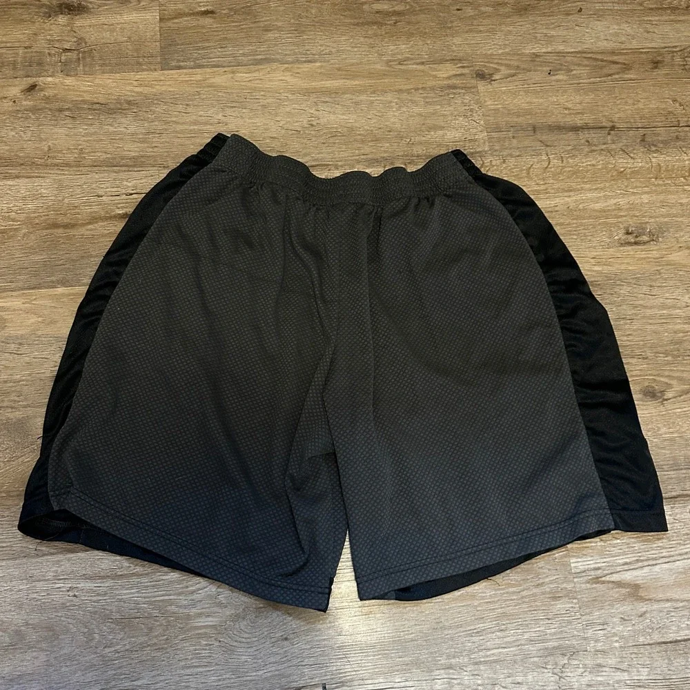 Champion C9 Mens Athletic Shorts Black Grey Textured Mesh XL 8in‎ Inseam