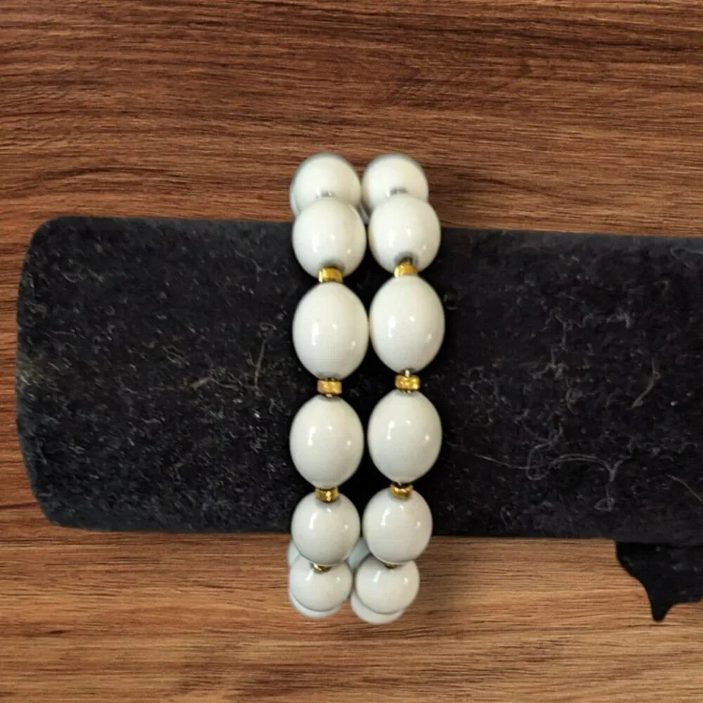 Vintage Monet Double Strand Lucite Beaded Bracelet white gold‎ tone  7 inch