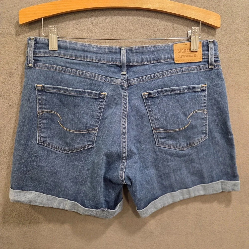 Levis levi signature