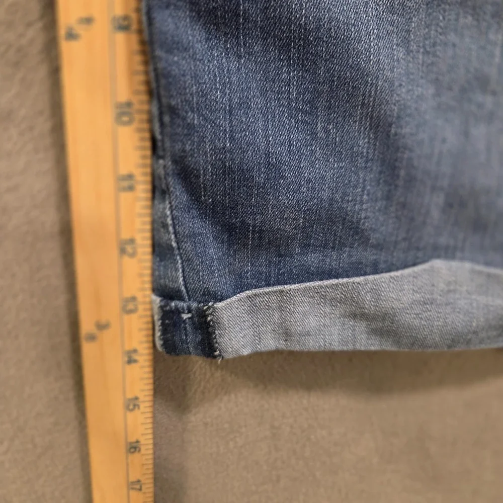 Levis levi signature