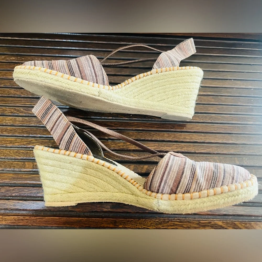 Liz Claiborne chic espadrilles