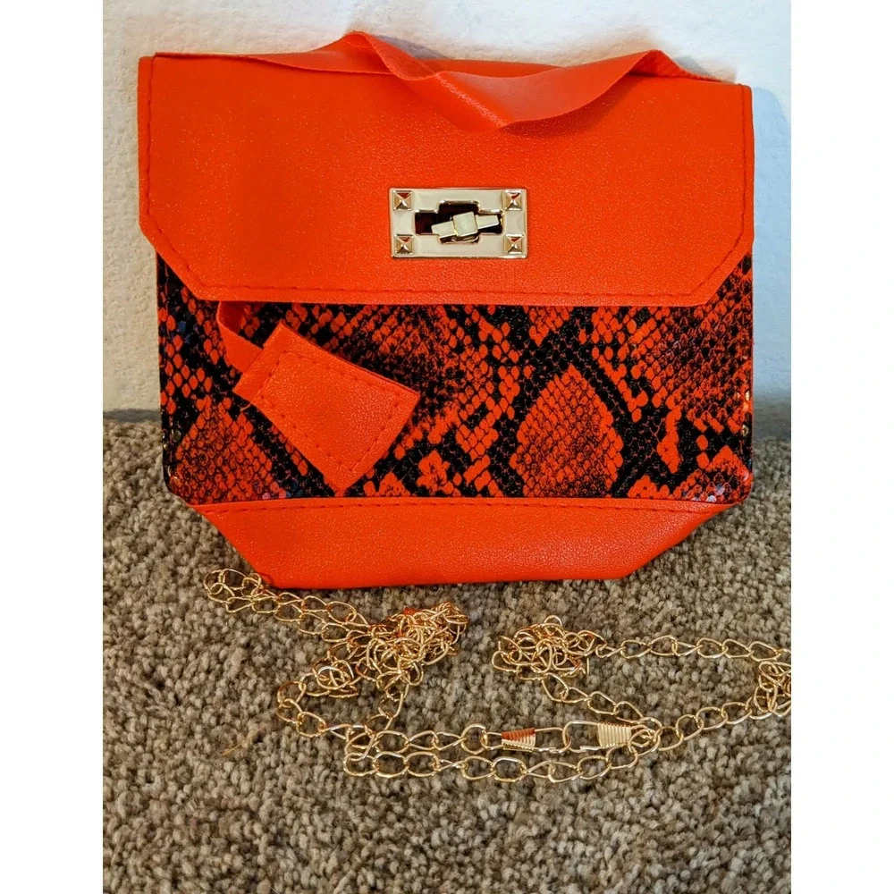 N/A chic crossbody