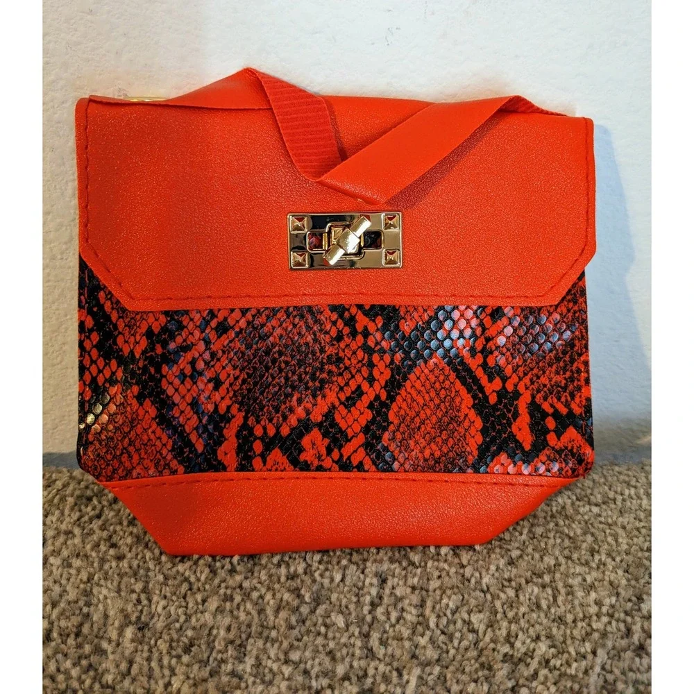 N/A chic crossbody
