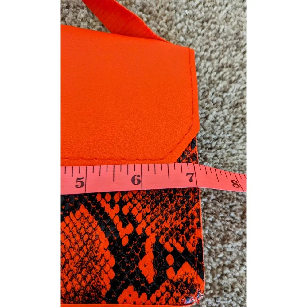 N/A chic crossbody