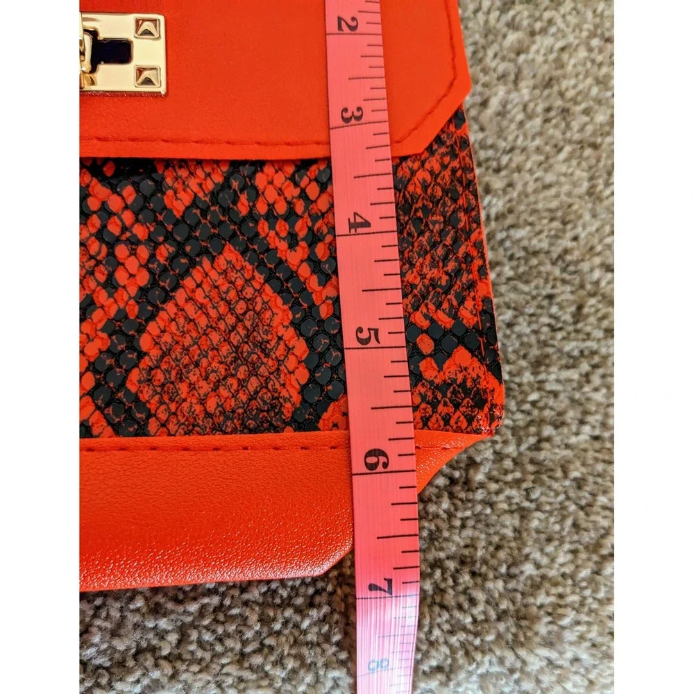 N/A chic crossbody