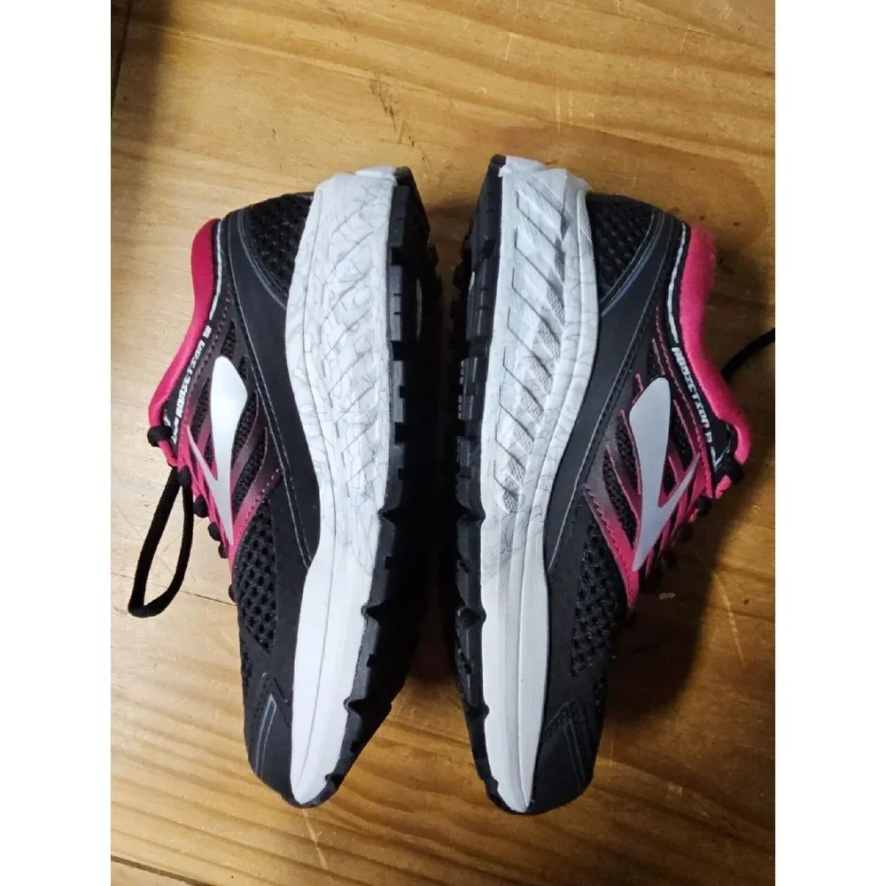 Brooks new without