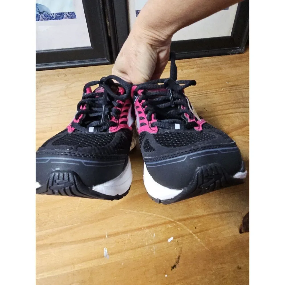 Brooks new without